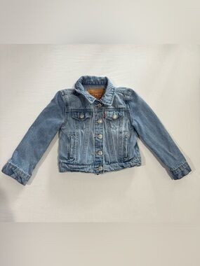 Levi’s Toddler Light Wash Denim Trucker Jacket Size 2T Classic Jean Jacket
